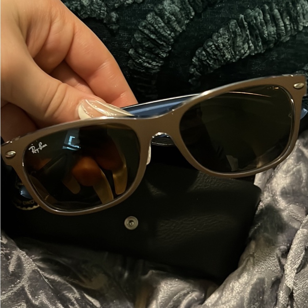 Raybans sunglasses